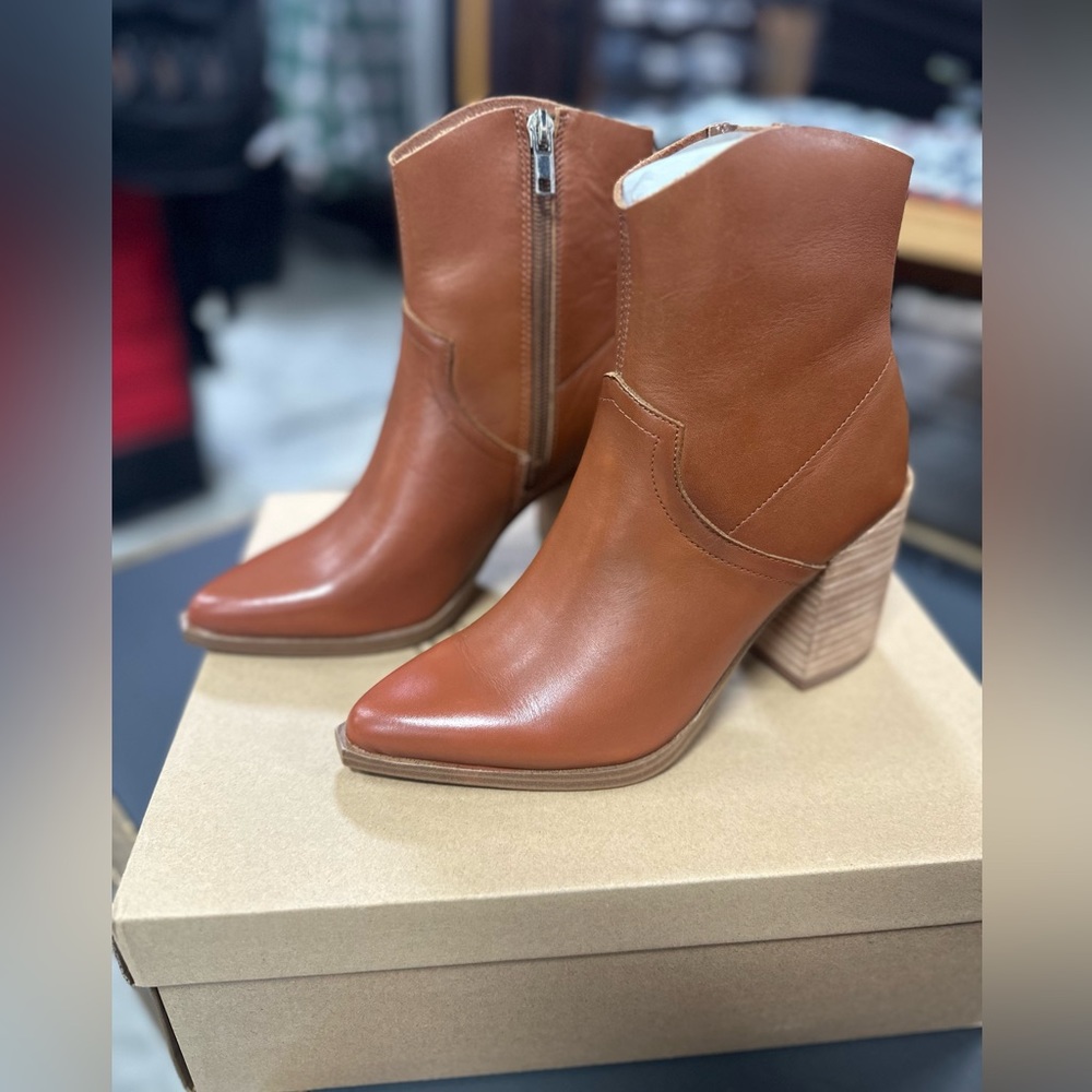 ✨STEVE MADDEN NWT Cate Cognac Leather Booties